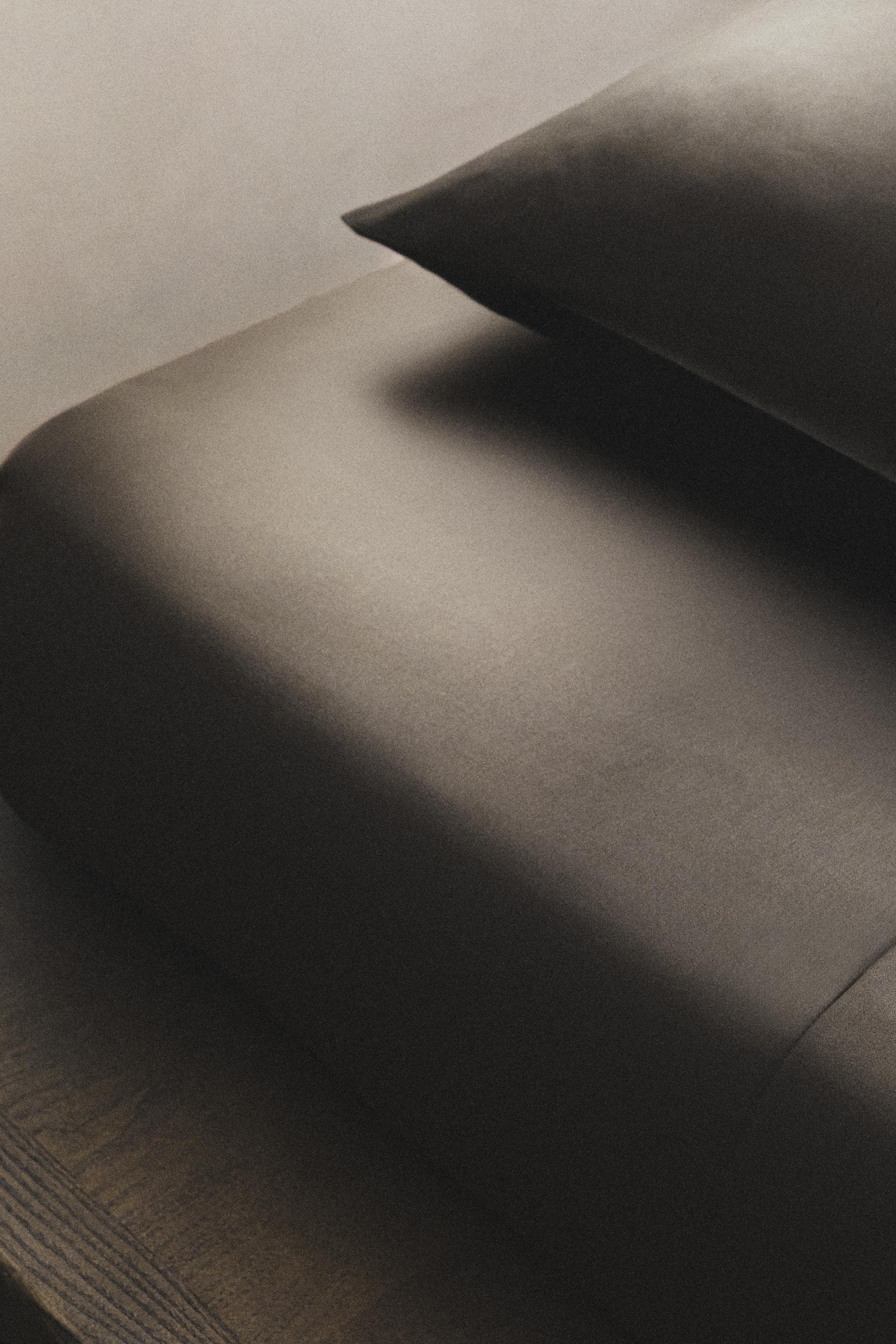 SATEEN FITTED SHEET | 11.8" THICK (300 THREAD COUNT)